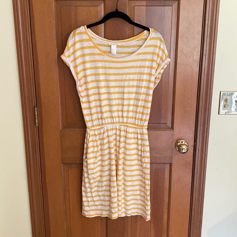 H&M T-shirt Small Dress White and Yellow Stripes